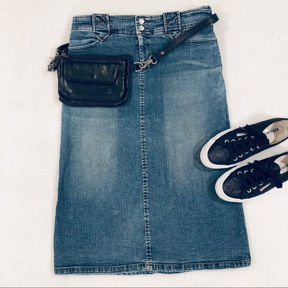 Zara Dresses & Skirts - Zara Basic Midi Length Denim Skirt